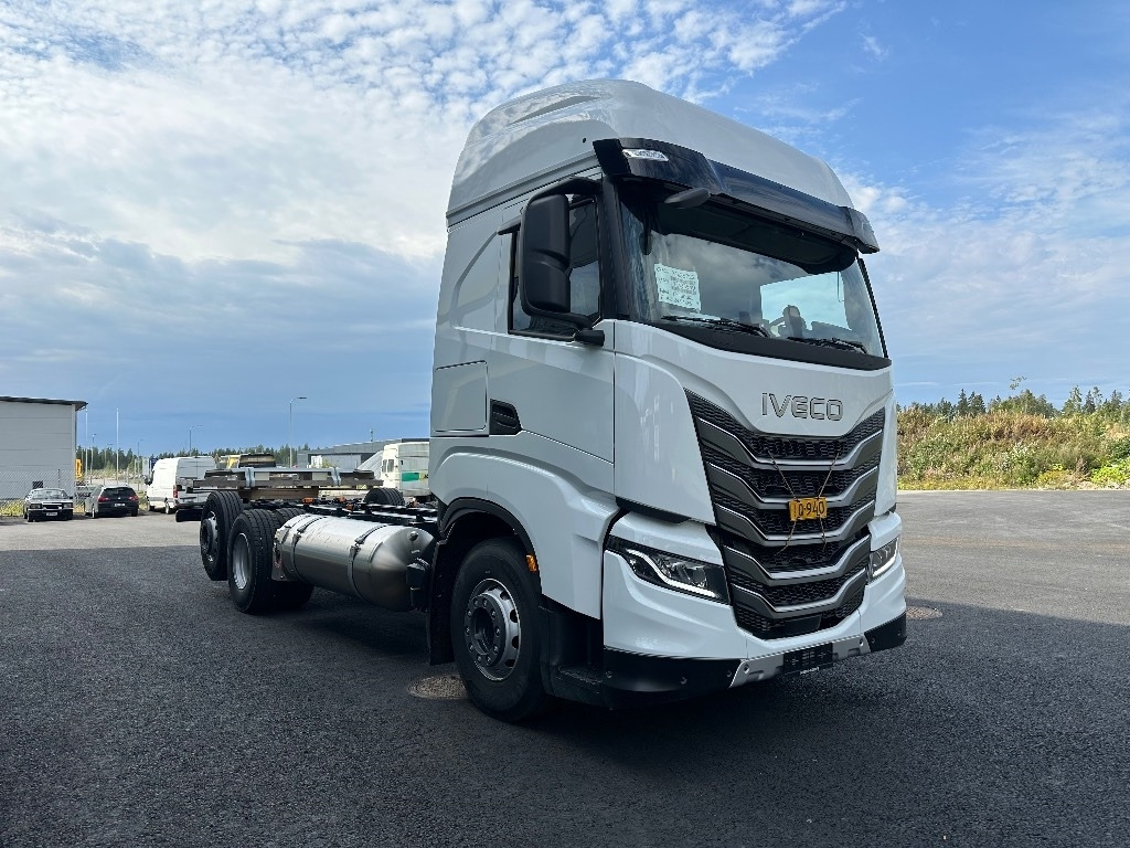 Iveco S-Way AS26S50 NP 2xLNG 6x2*4 - Грузовик-шасси: фото 3 Iveco S-Way AS26S50 NP 2xLNG 6x2*4 - Грузовик-шасси: фото 3