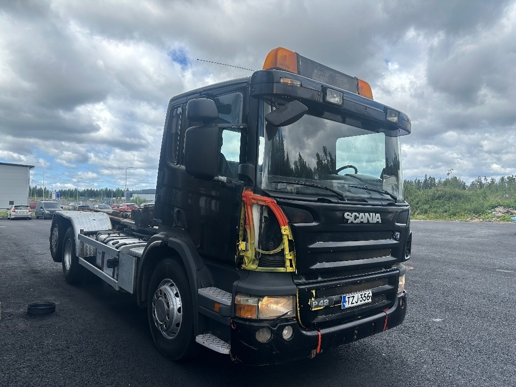 Scania P420 6x2*4 - Крюковой мультилифт: фото 2 Scania P420 6x2*4 - Крюковой мультилифт: фото 2