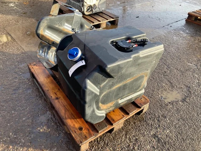 Scania Reductant tank – Scania 2875486 - Бак для AdBlue для Грузовиков: фото 1 Scania Reductant tank – Scania 2875486 - Бак для AdBlue для Грузовиков: фото 1