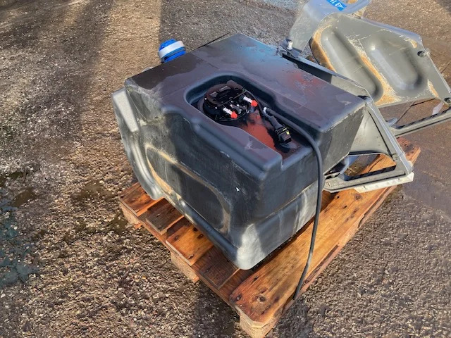 Scania Reductant tank – Scania 2875486 - Бак для AdBlue для Грузовиков: фото 3 Scania Reductant tank – Scania 2875486 - Бак для AdBlue для Грузовиков: фото 3