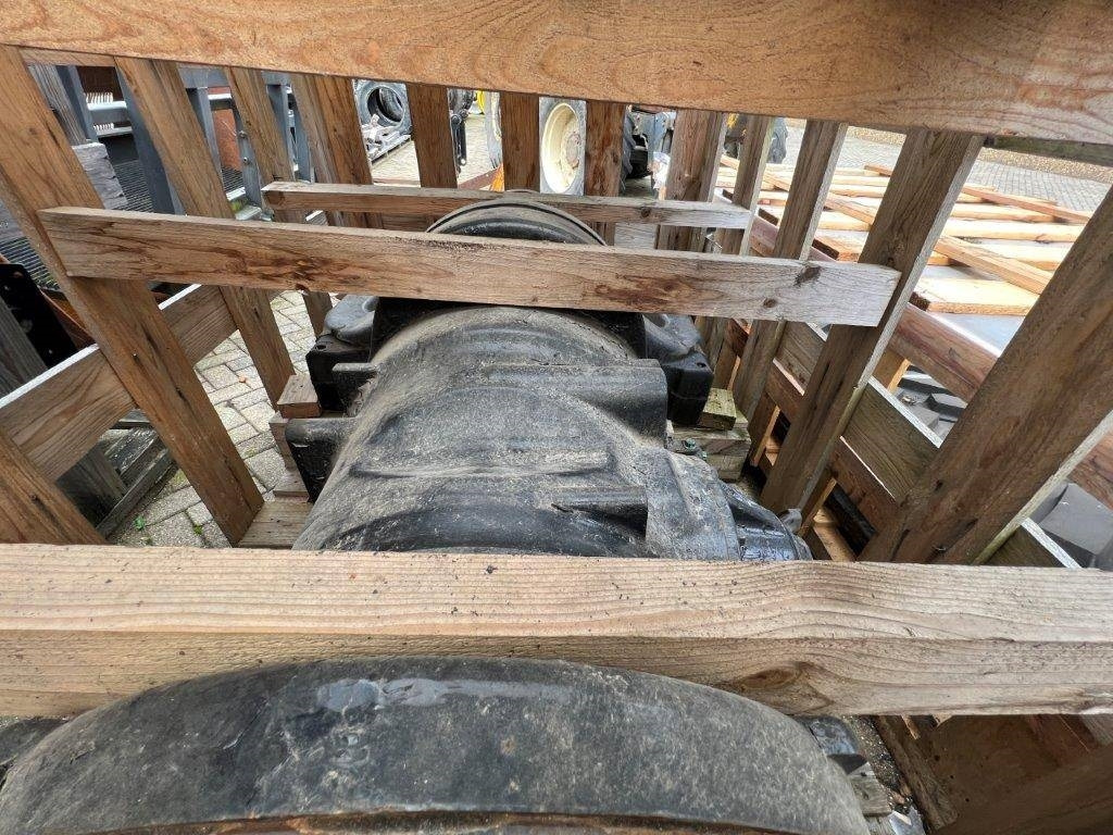 Case IH Case IH Front axle Steiger 470 Quadtrac, Steiger 5 - Передняя ось для Тракторов: фото 4 Case IH Case IH Front axle Steiger 470 Quadtrac, Steiger 5 - Передняя ось для Тракторов: фото 4