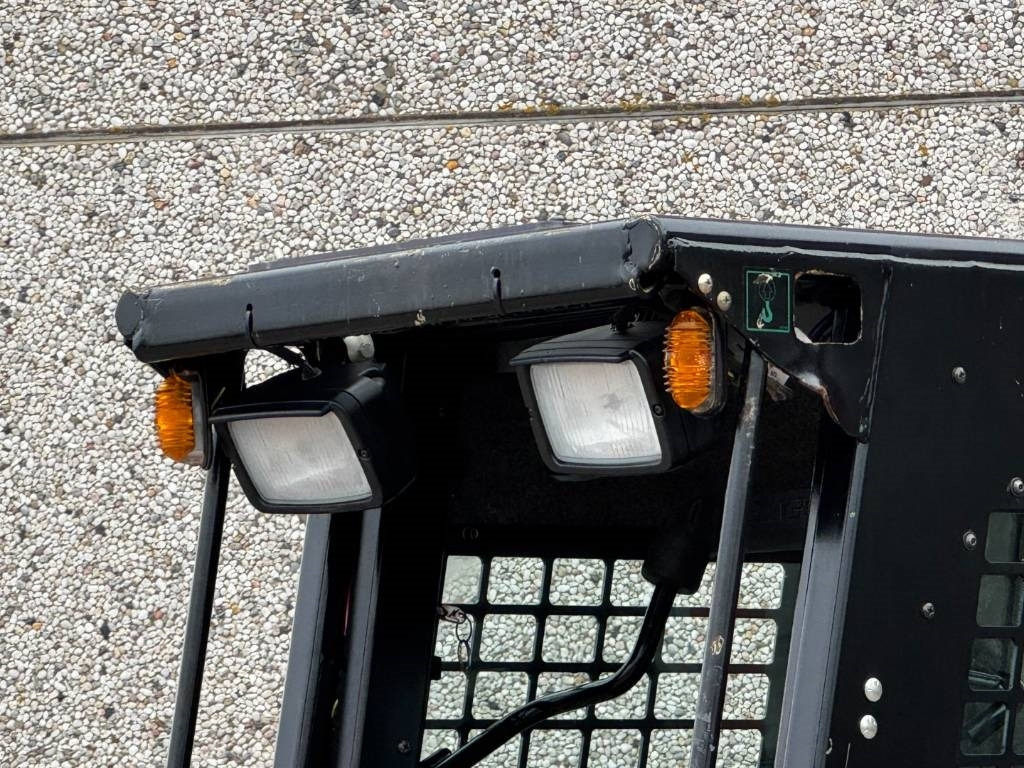 Manitou 850R, 2021, 365 hours! - Мини-погрузчик с бортовым поворотом: фото 4 Manitou 850R, 2021, 365 hours! - Мини-погрузчик с бортовым поворотом: фото 4