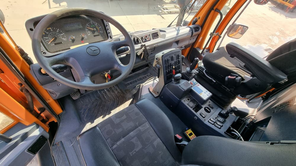 MERCEDES-BENZ Unimog U400 - Коммунальный трактор: фото 5 MERCEDES-BENZ Unimog U400 - Коммунальный трактор: фото 5