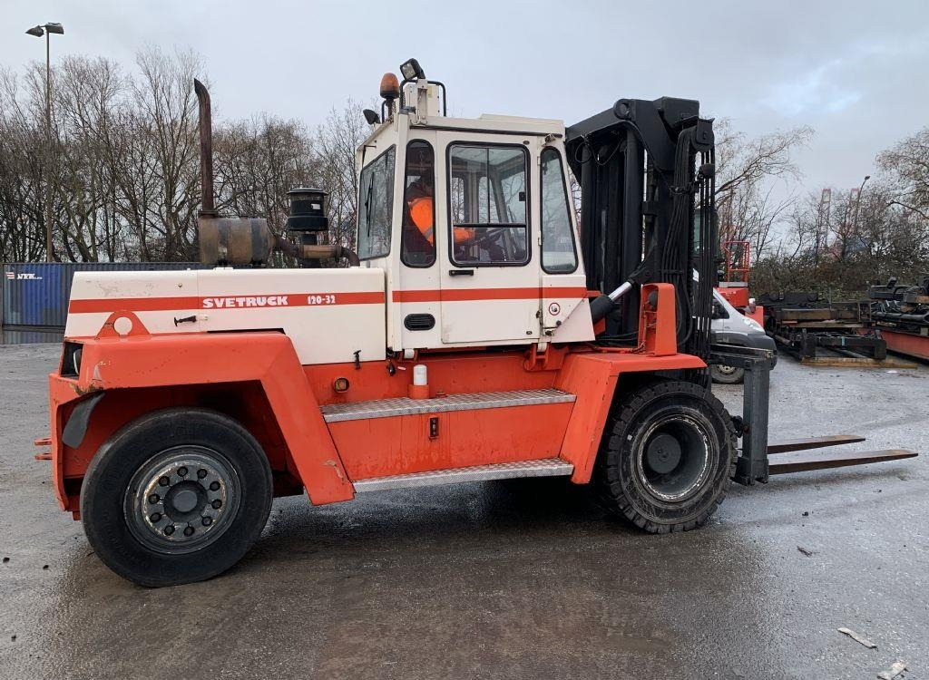 Svetruck 13,6-120-32 - Дизельный погрузчик: фото 5 Svetruck 13,6-120-32 - Дизельный погрузчик: фото 5