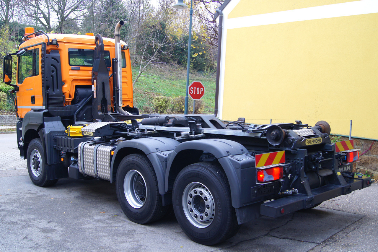 MAN TGS 28.400 BL 6x4-4/TÜV/PALIFT/Winterdienst/Salzstreuer/Streuer/Schneepflug - Самосвал: фото 5 MAN TGS 28.400 BL 6x4-4/TÜV/PALIFT/Winterdienst/Salzstreuer/Streuer/Schneepflug - Самосвал: фото 5