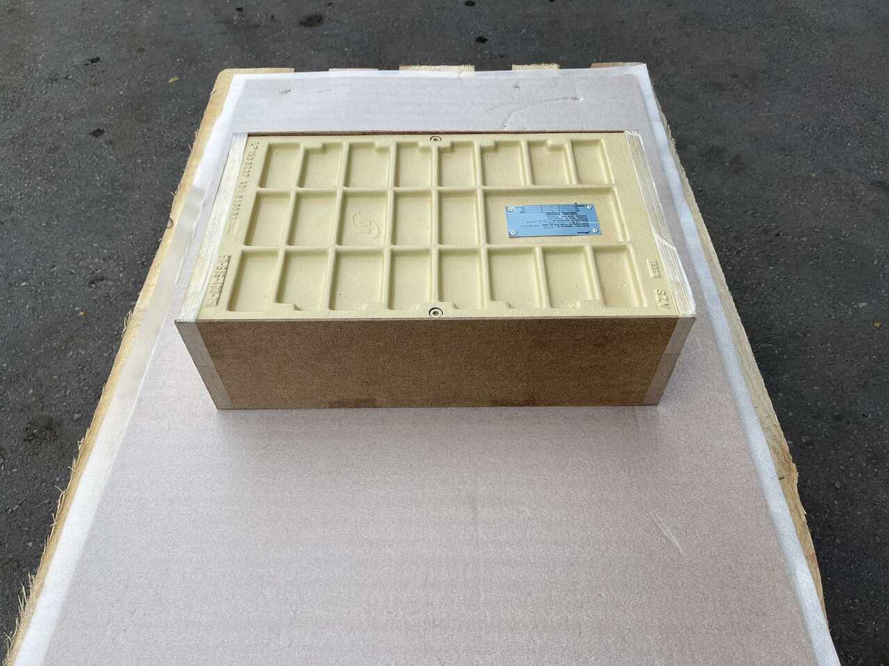 MAN INTERCOOLER 51.09500-7068 - Интеркулер для Грузовиков: фото 1 MAN INTERCOOLER 51.09500-7068 - Интеркулер для Грузовиков: фото 1