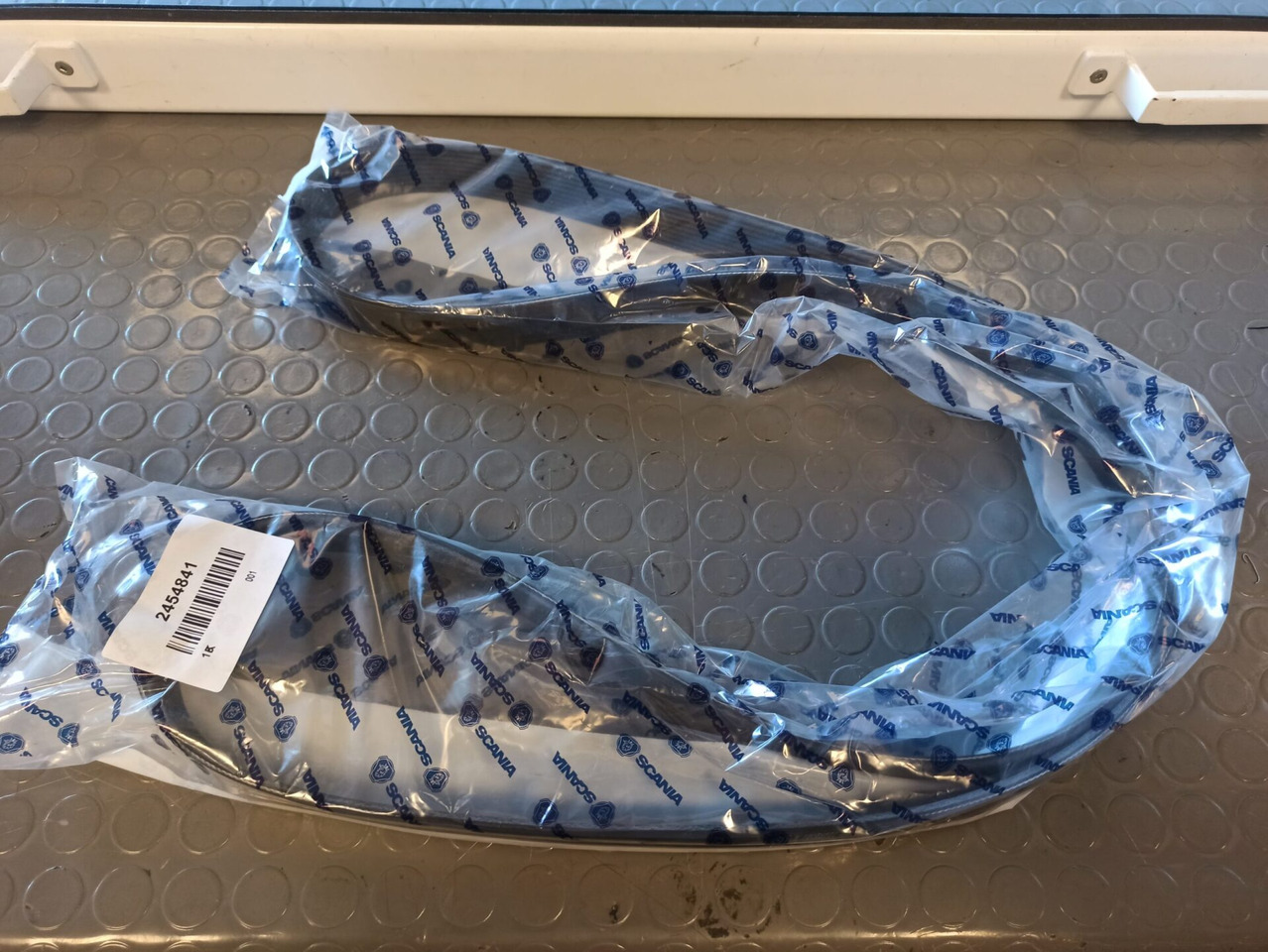 SCANIA POLY-V-BELT 2454841 - Ремень для Грузовиков: фото 1 SCANIA POLY-V-BELT 2454841 - Ремень для Грузовиков: фото 1