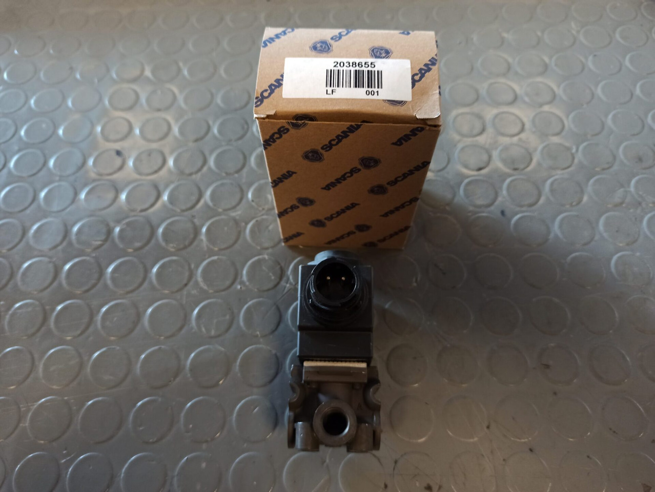 SCANIA SOLENOID VALVE 2038655 - Задняя ось для Грузовиков: фото 2 SCANIA SOLENOID VALVE 2038655 - Задняя ось для Грузовиков: фото 2