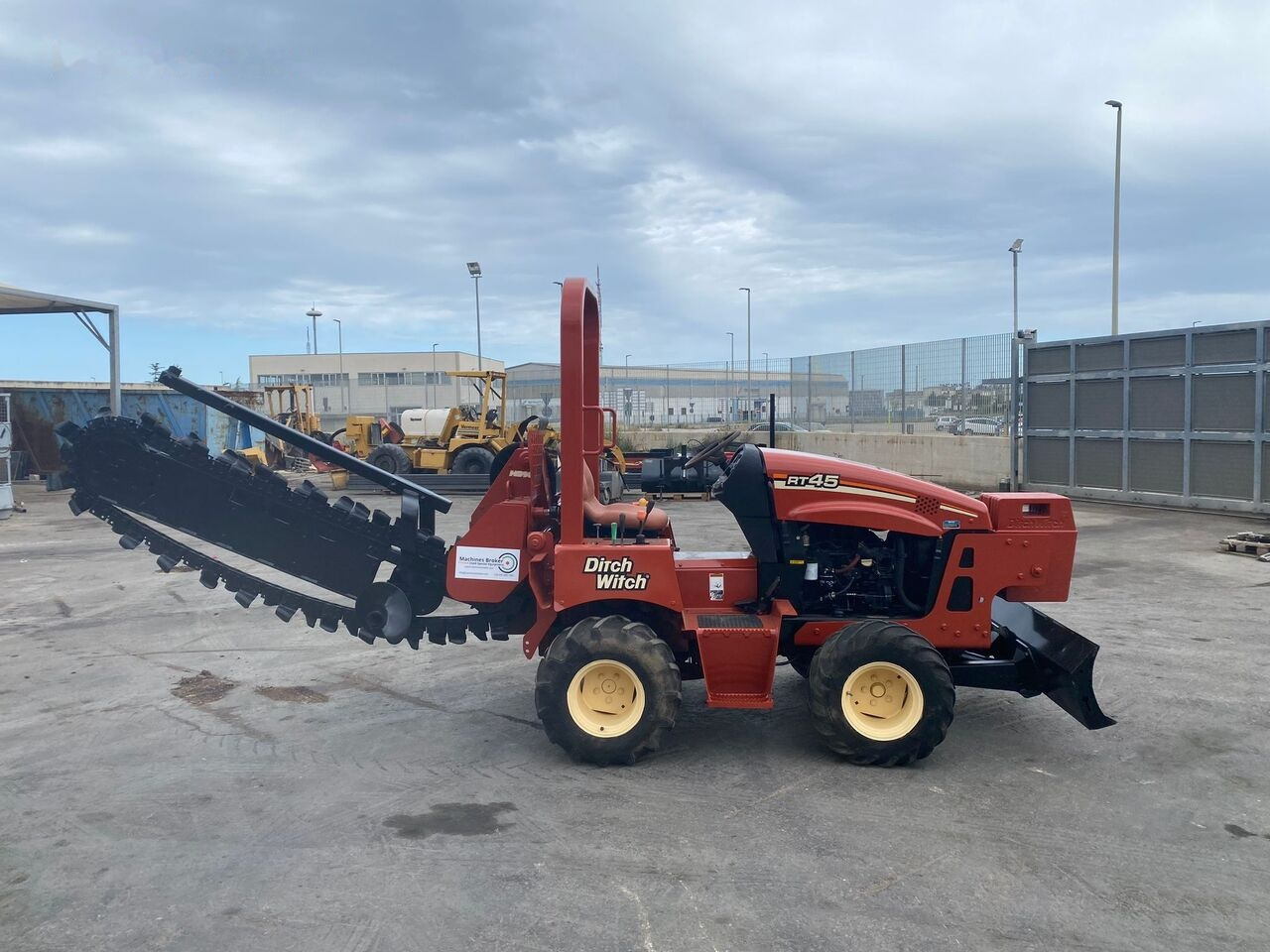 Ditch-Witch RT45 - Траншеекопатель: фото 4 Ditch-Witch RT45 - Траншеекопатель: фото 4