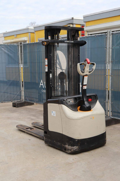 Crown - Штабелер: фото 4 Crown - Штабелер: фото 4