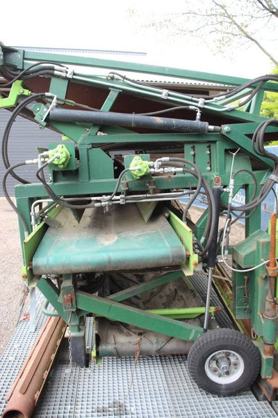 Fendt Machine for artificial grass rolls - Комбайн: фото 4 Fendt Machine for artificial grass rolls - Комбайн: фото 4