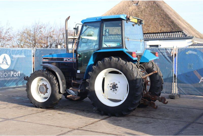 Ford 6640SL - Трактор: фото 3 Ford 6640SL - Трактор: фото 3