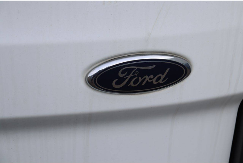 Цельнометаллический фургон Ford Transit Custom: фото 19