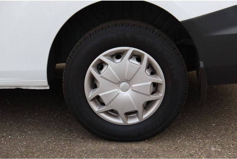 Цельнометаллический фургон Ford Transit Custom: фото 15