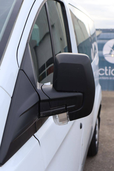 Цельнометаллический фургон Ford Transit Custom: фото 13