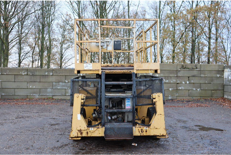 Grove SM4688 XT - Ножничный подъемник: фото 5 Grove SM4688 XT - Ножничный подъемник: фото 5