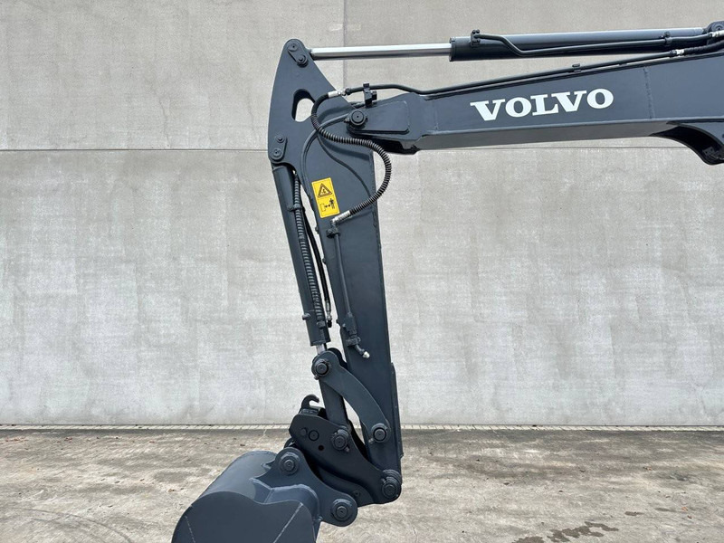 Гусеничный экскаватор Volvo EC60C: фото 11