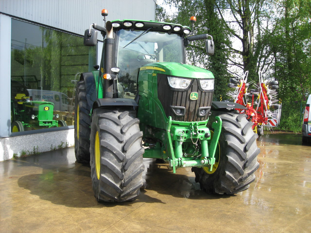 John Deere 6210R AUTOPOWER - Трактор: фото 1 John Deere 6210R AUTOPOWER - Трактор: фото 1