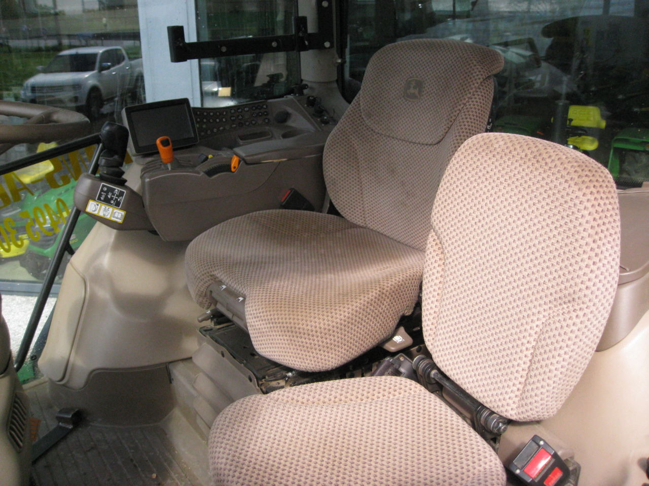 John Deere 6210R AUTOPOWER - Трактор: фото 4 John Deere 6210R AUTOPOWER - Трактор: фото 4