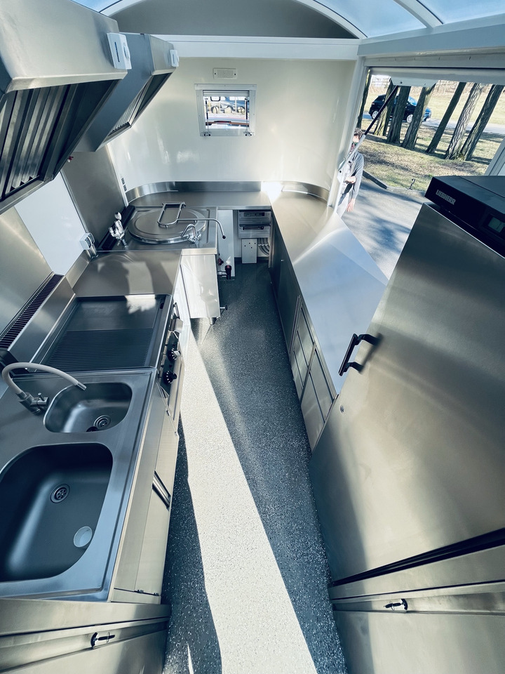 WARK COMFORT 4m - Торговый прицеп: фото 2 WARK COMFORT 4m - Торговый прицеп: фото 2