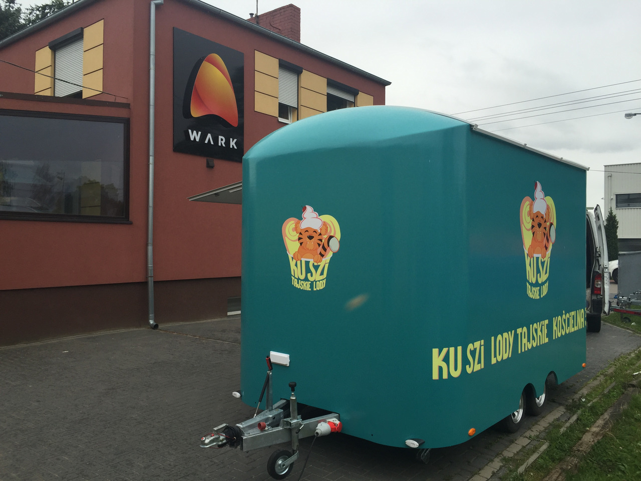 WARK COMFORT 4m - Торговый прицеп: фото 4 WARK COMFORT 4m - Торговый прицеп: фото 4