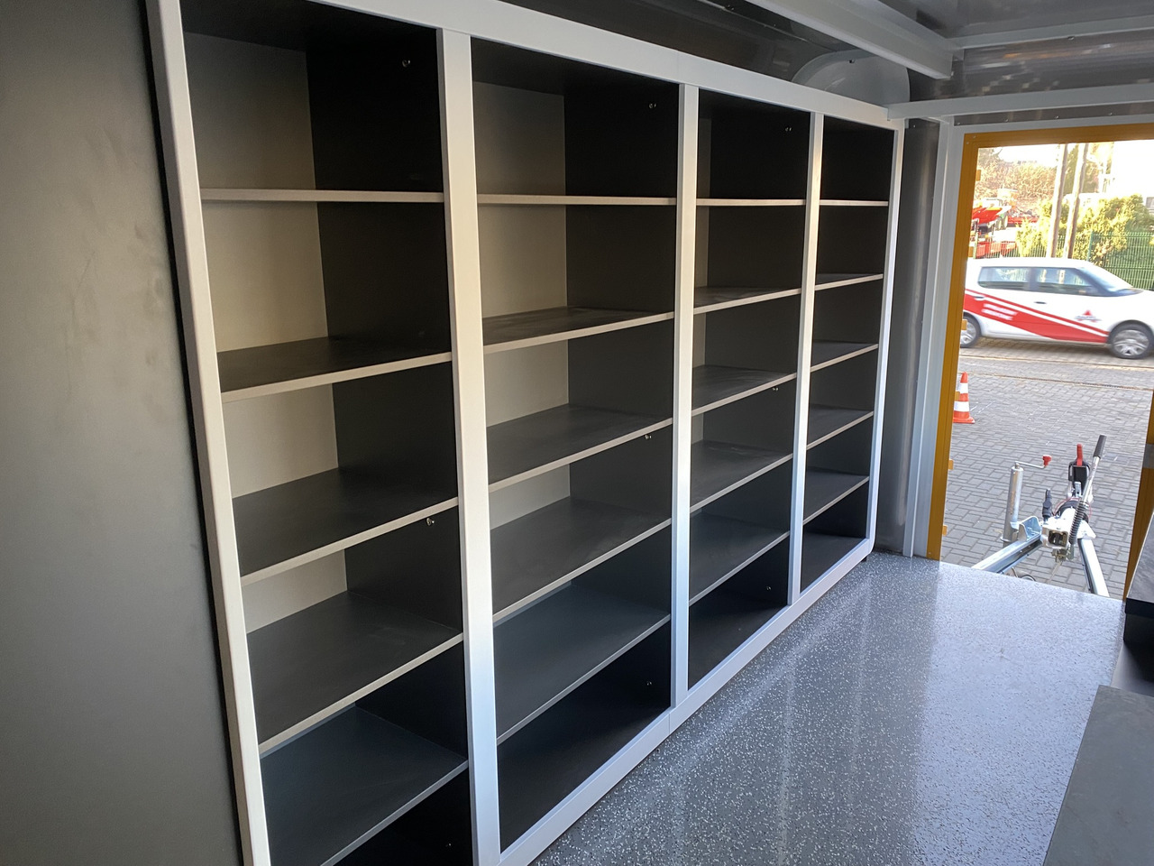 WARK PREMIUM 5m - Торговый прицеп: фото 4 WARK PREMIUM 5m - Торговый прицеп: фото 4