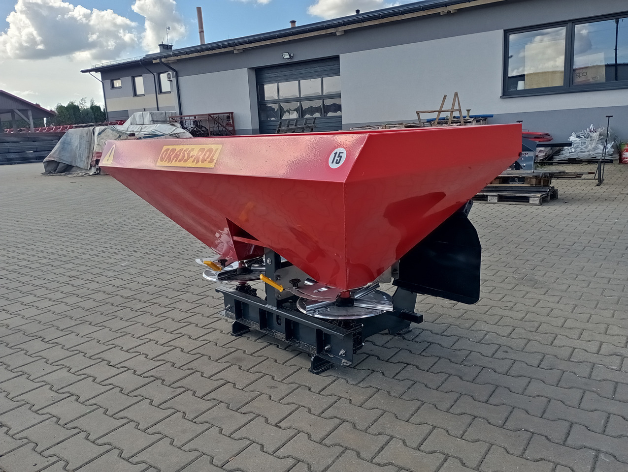 Grass Rol Rozsiewacz nawozów Junior 1200 l/ Düngerstreuer 1200l/ Fertilizer spreader 1200 - Разбрасыватель удобрений: фото 3 Grass Rol Rozsiewacz nawozów Junior 1200 l/ Düngerstreuer 1200l/ Fertilizer spreader 1200 - Разбрасыватель удобрений: фото 3