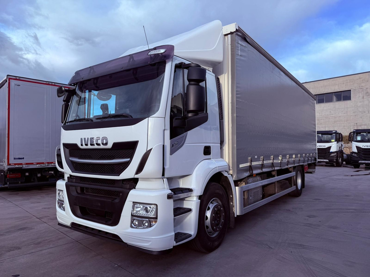 IVECO AD190S31P Stralis E6 (Tauliner) - Тентованный грузовик: фото 1 IVECO AD190S31P Stralis E6 (Tauliner) - Тентованный грузовик: фото 1