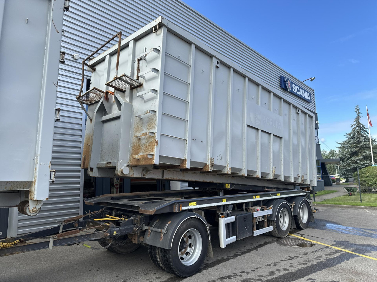 SCANIA R 450 B6x4HA - Грузовик-контейнеровоз/ Сменный кузов: фото 5 SCANIA R 450 B6x4HA - Грузовик-контейнеровоз/ Сменный кузов: фото 5