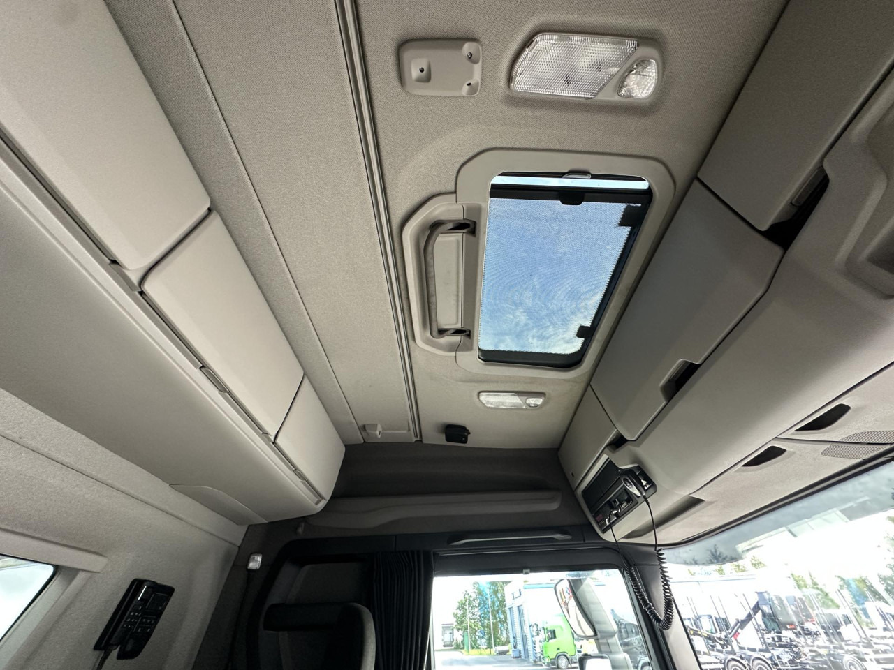 SCANIA R 450 B6x4HA - Грузовик-контейнеровоз/ Сменный кузов: фото 3 SCANIA R 450 B6x4HA - Грузовик-контейнеровоз/ Сменный кузов: фото 3