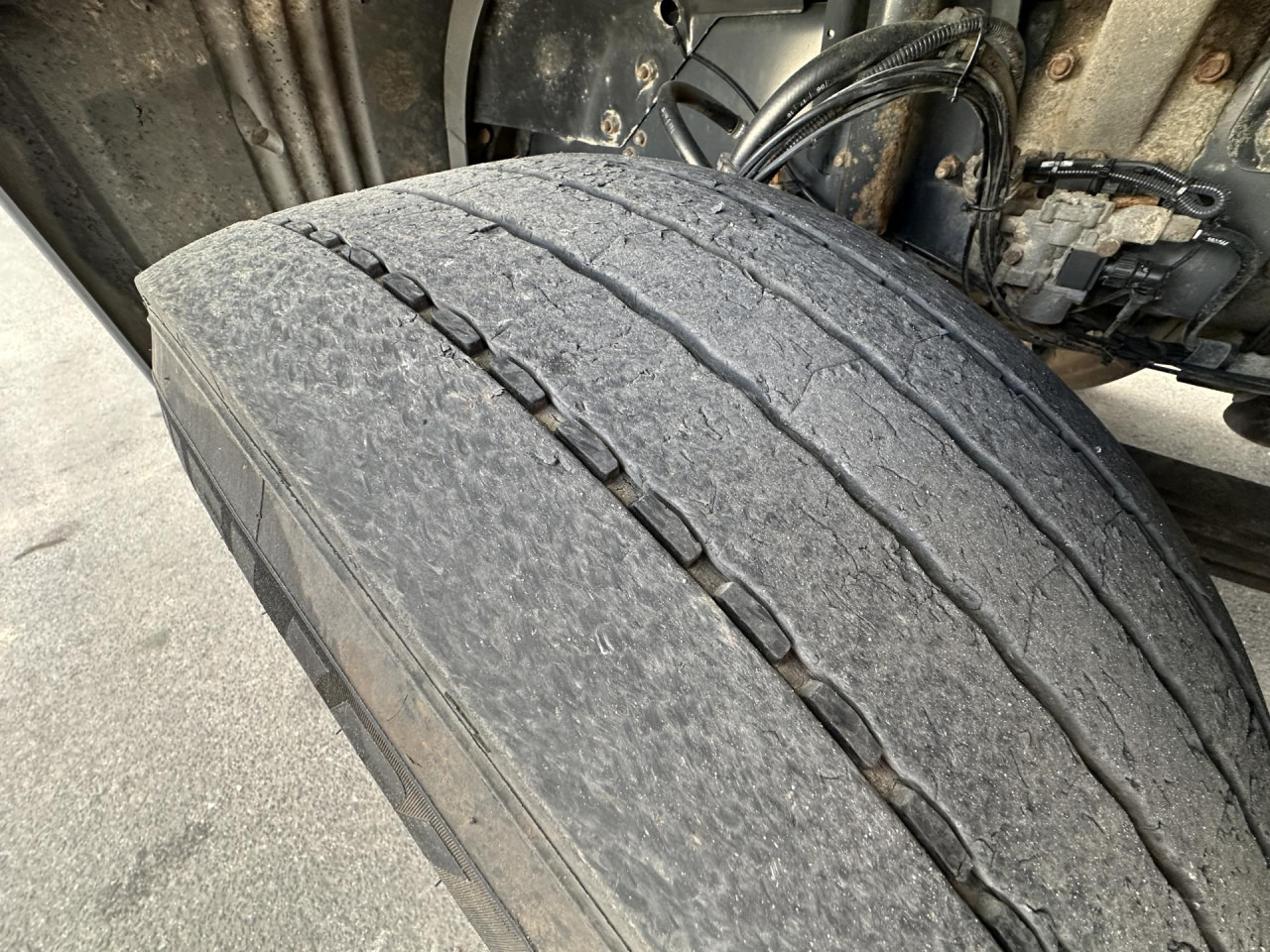 SCANIA R 450 CB6x4HHA - Грузовик-шасси: фото 2 SCANIA R 450 CB6x4HHA - Грузовик-шасси: фото 2