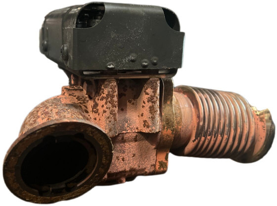 DAF XG 480 FT - Выхлопная система: фото 4 DAF XG 480 FT - Выхлопная система: фото 4