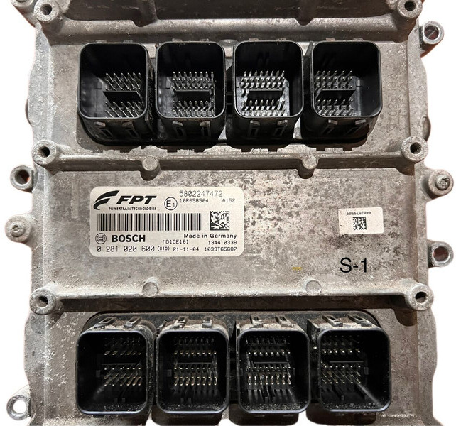 Iveco S-WAY - Блок управления: фото 4 Iveco S-WAY - Блок управления: фото 4