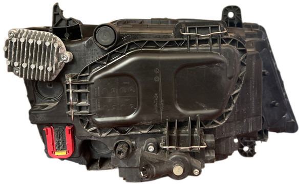 MAN 2022 - Передняя фара: фото 4 MAN 2022 - Передняя фара: фото 4