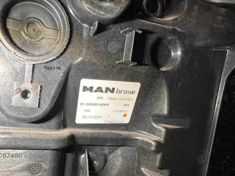 MAN - Стеклоподъёмник: фото 3 MAN - Стеклоподъёмник: фото 3