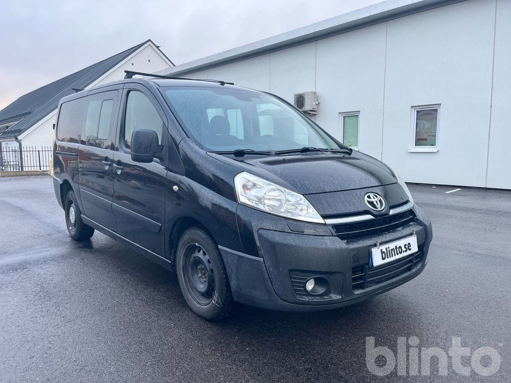 TOYOTA X - Фургон: фото 3 TOYOTA X - Фургон: фото 3