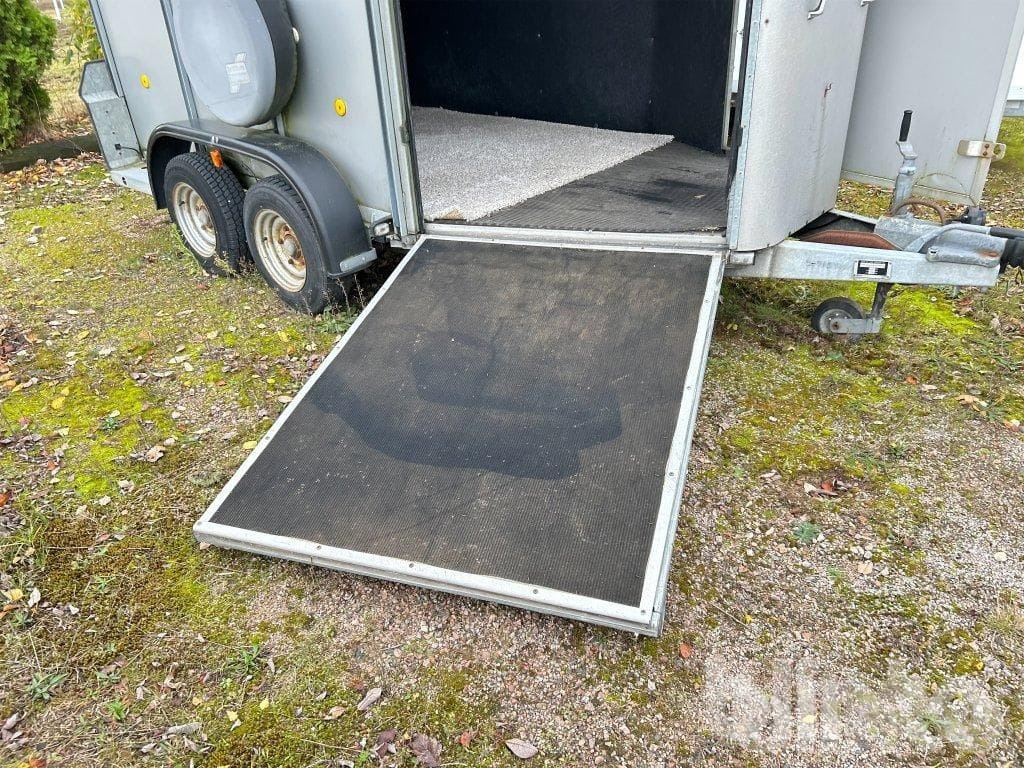 IFOR WILLIAMS HB510 R - Прицеп-коневоз: фото 3 IFOR WILLIAMS HB510 R - Прицеп-коневоз: фото 3