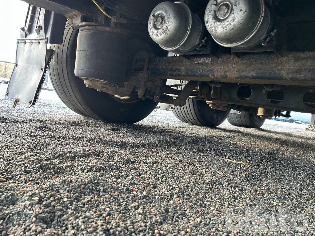 Тентованный полуприцеп KRONE SD: фото 37 Тентованный полуприцеп KRONE SD: фото 37