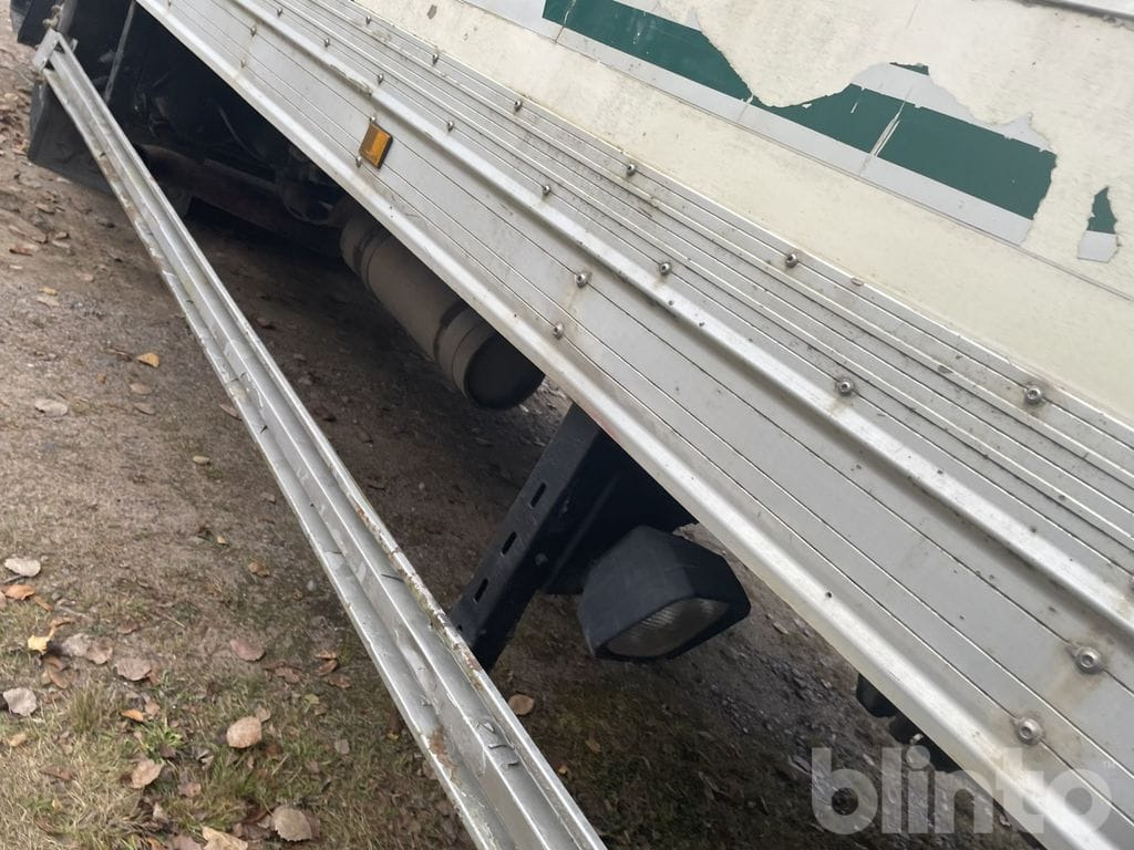 Грузовик бортовой/ Платформа VOLVO FL612 4X2 med ramper: фото 46