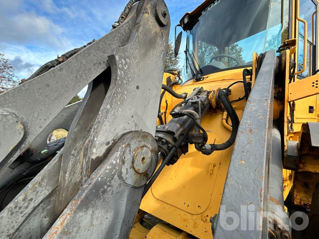 Колёсный погрузчик Volvo L60E: фото 14