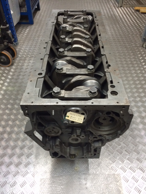 KIT BASAMENTO + ALBERO MOTORE MAN D2676 - Картер для Грузовиков: фото 1 KIT BASAMENTO + ALBERO MOTORE MAN D2676 - Картер для Грузовиков: фото 1