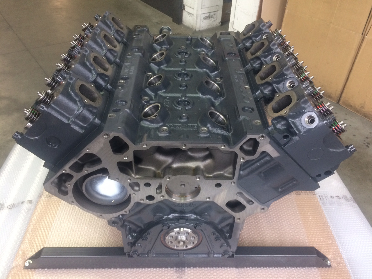 MOTORE MERCEDES OM502LA V8 - Двигатель: фото 1 MOTORE MERCEDES OM502LA V8 - Двигатель: фото 1