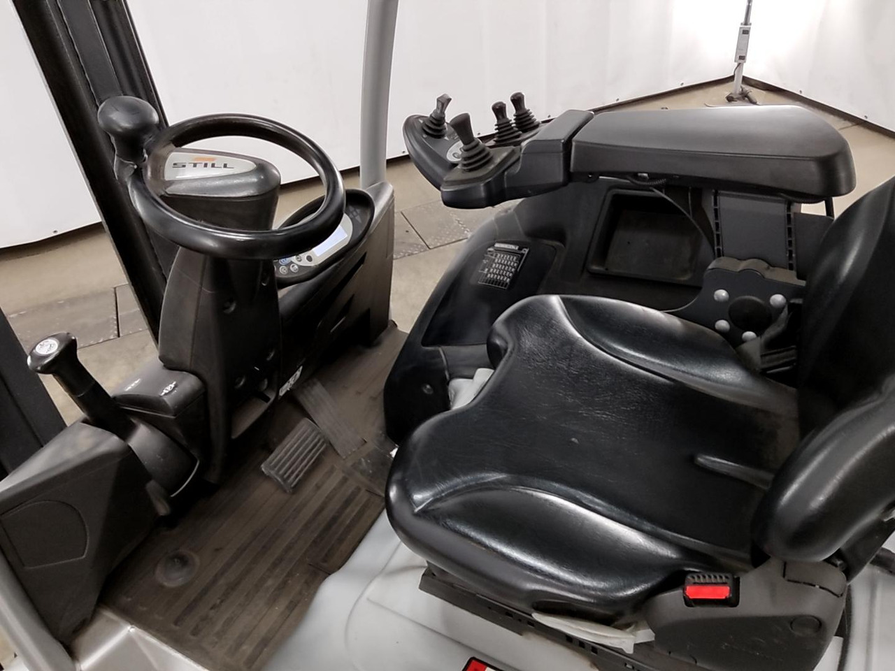 Still RX60-30 - Электропогрузчик: фото 4 Still RX60-30 - Электропогрузчик: фото 4