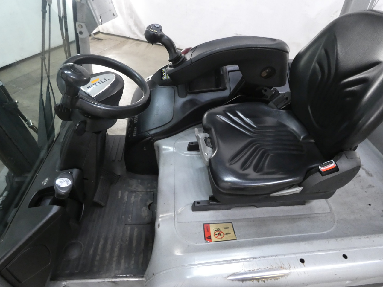 Still RX60-30L - Электропогрузчик: фото 3 Still RX60-30L - Электропогрузчик: фото 3