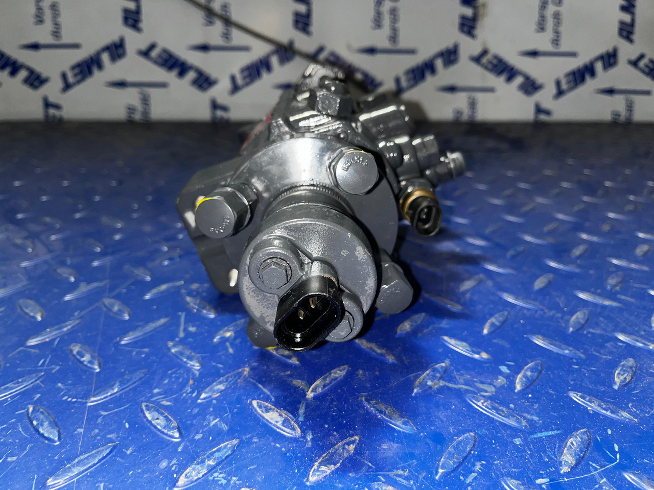 John Deere NEW Injection Pump RE568070 - Двигатель и запчасти для Тракторов: фото 4 John Deere NEW Injection Pump RE568070 - Двигатель и запчасти для Тракторов: фото 4