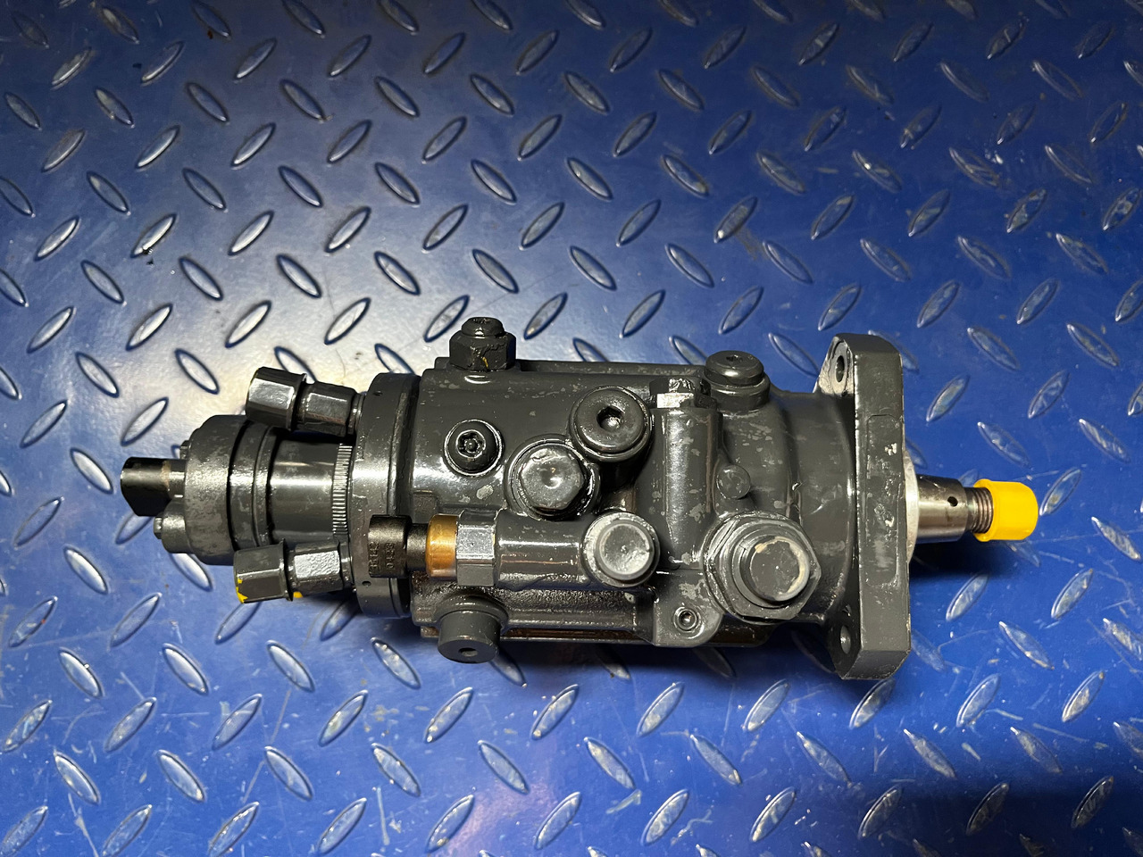 John Deere NEW Injection Pump RE568070 - Двигатель и запчасти для Тракторов: фото 1 John Deere NEW Injection Pump RE568070 - Двигатель и запчасти для Тракторов: фото 1