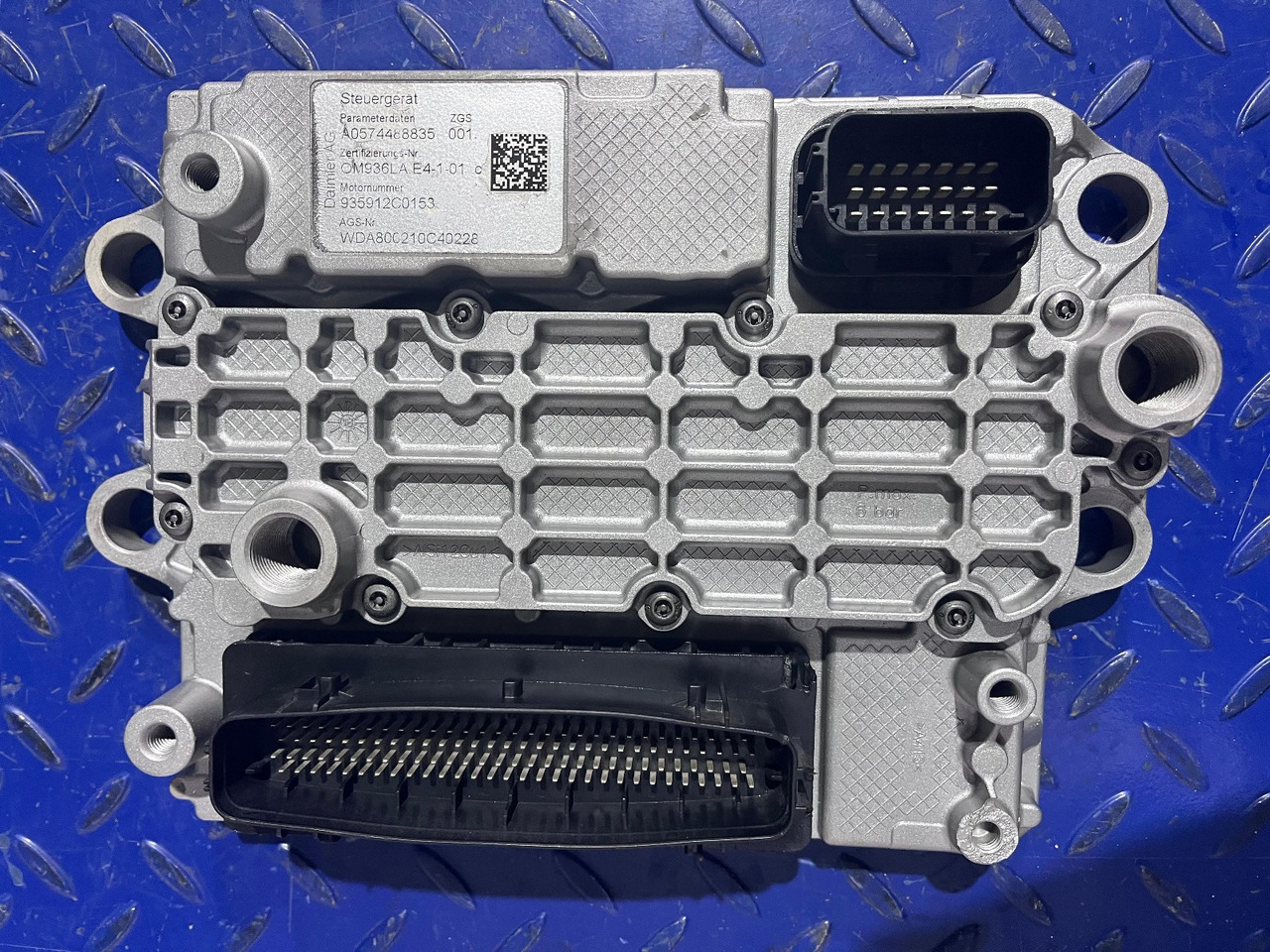 Manitou MRT 2150 PRIVILEGE PLUS ST4 S2 ECU A0014466435 - Блок управления для Погрузочно-разгрузочной техники: фото 1 Manitou MRT 2150 PRIVILEGE PLUS ST4 S2 ECU A0014466435 - Блок управления для Погрузочно-разгрузочной техники: фото 1