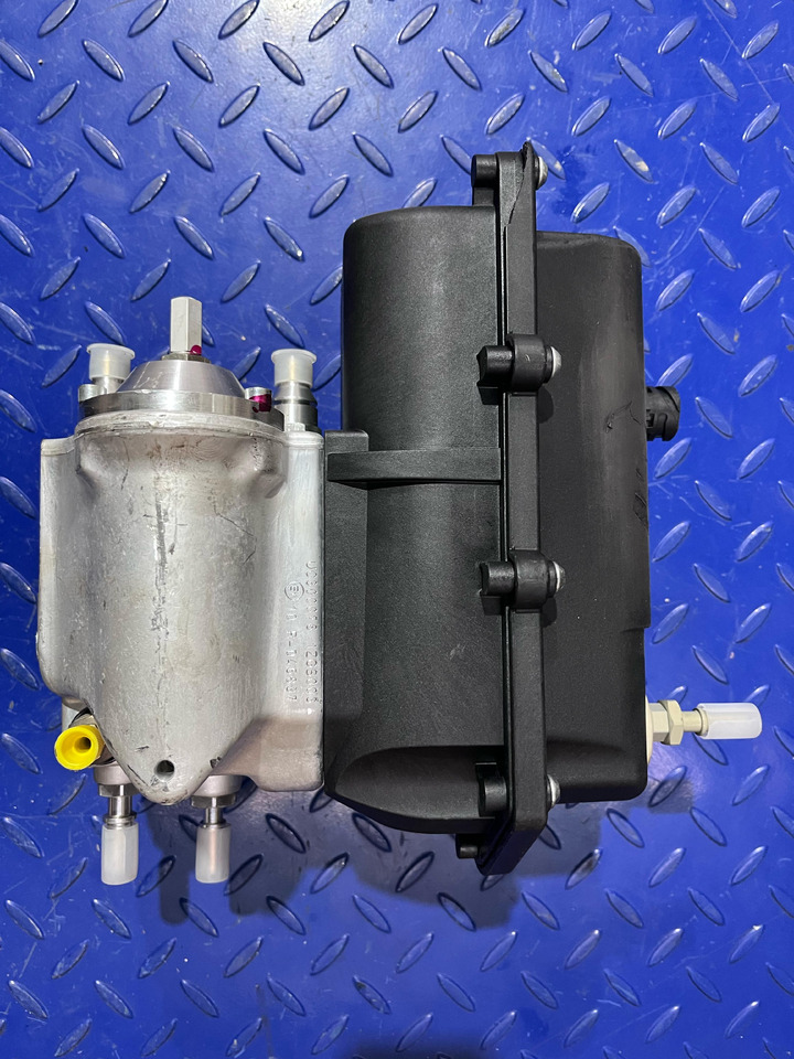 Mercedes Benz Pompa Adblue Actros MP4 Euro 5 - Бак для AdBlue: фото 3 Mercedes Benz Pompa Adblue Actros MP4 Euro 5 - Бак для AdBlue: фото 3