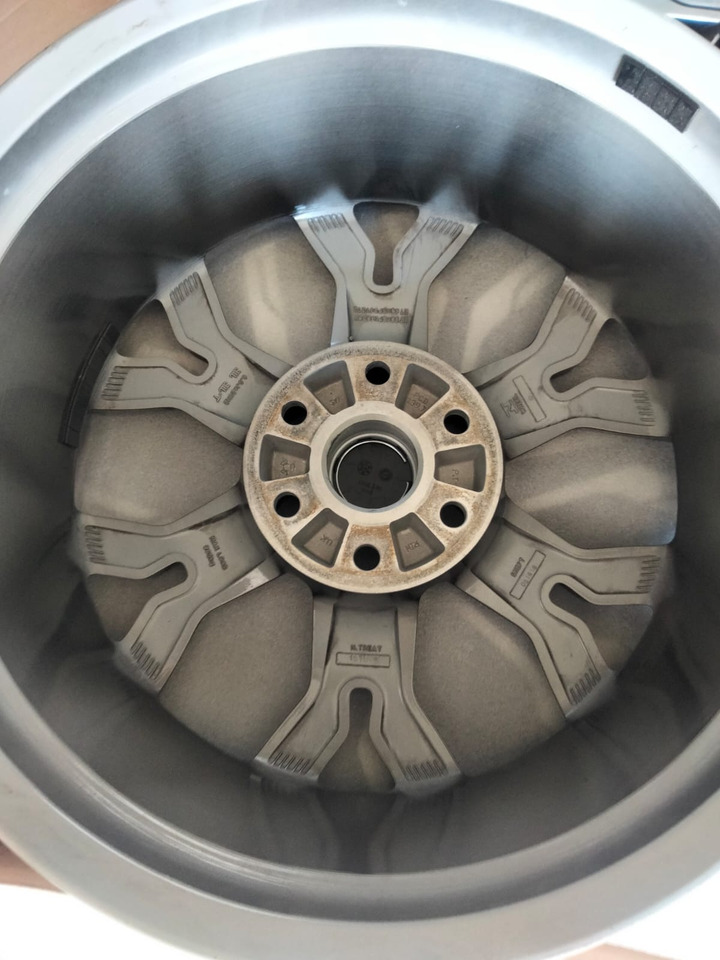 Mitsubishi Pajero L200 20 Zoll original Rims KBA50710 - Колесный диск для Легковых автомобилей: фото 5 Mitsubishi Pajero L200 20 Zoll original Rims KBA50710 - Колесный диск для Легковых автомобилей: фото 5