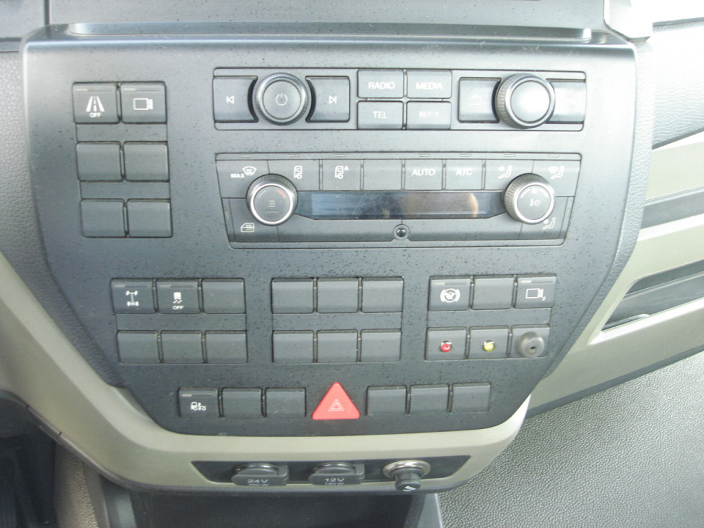 MAN TG-M 15.250 BL Abrollkipper - Крюковой мультилифт: фото 4 MAN TG-M 15.250 BL Abrollkipper - Крюковой мультилифт: фото 4